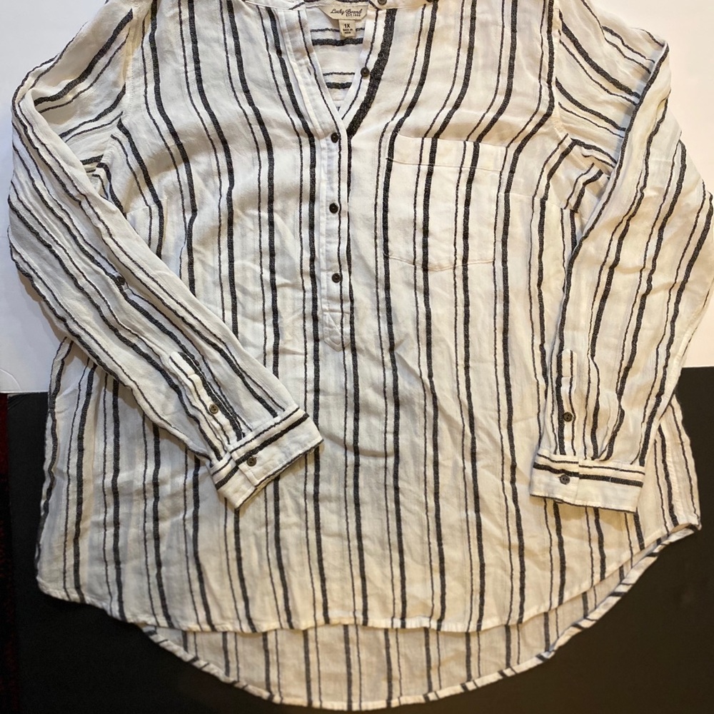 Lucky brand top size 1X
